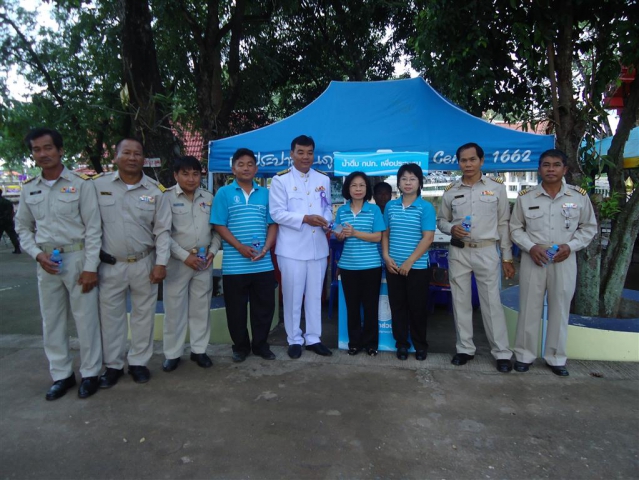 กปภ.สาขาสวรรคโลก มอบน้ำดื่มบรรจุขวด จำนวน 1,200 ขวด แก่ประชาชน