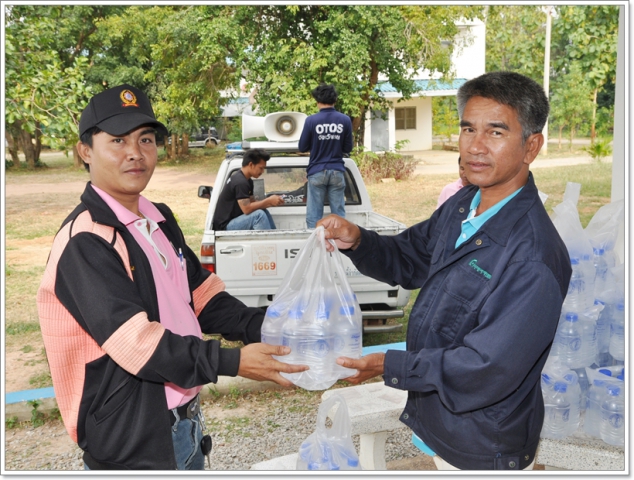 กปภ.สาขาบำเหน็จณรงค์ สนับสนุนน้ำดื่มตราสัญลักษณ์ กปภ. ในงานมหกรรมอาหารปลอดภัย เทิดไท้องค์ราชัน จัดโดยเทศบาลตำบลบ้านเพชร