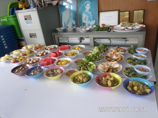 กปภ.สาขาหลังสวน ร่วมกันทำบุญถวายภัตตาหารเพลและถวายสังฆทาน เพื่อความเป็นศิริมงคล