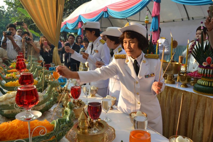 กปภ.สาขาตาก เข้าร่วมพิธีบวงสรวงดวงพระวิญญาณสมเด็จพระเจ้าตากสินมหาราช พร้อมสนับสนุนน้ำดื่มได้บรรจุขวดตราสัญลักษณ์ กปภ. ให้แก่ผู้เข้าร่วมเดินขบวนแห่เทิดพระเกียรติสมเด็จพรเจ้าตากสินมหาราช