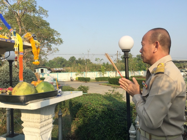 กปภ.สาขาปทุมธานี จัดพิธีไหว้ศาลพระภูมิประจำสำนักงานการประปา สาขาปทุมธานี เพื่อความเป็นศิริมงคล ในการดำเนินชีวิตและการทำงาน ประจำปี พ.ศ. 2560