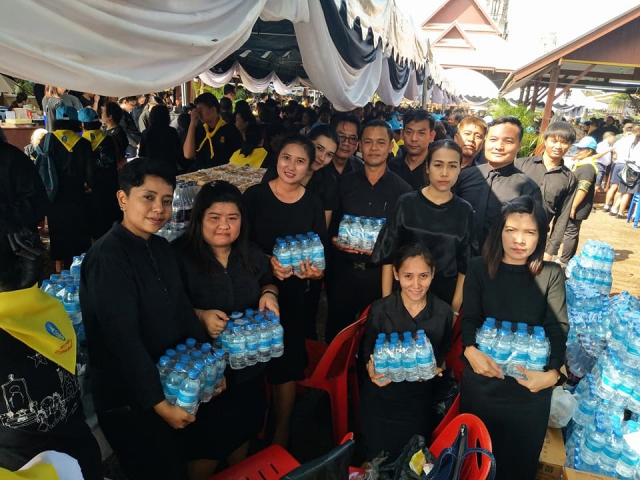 การประปาส่วนภูมิภาคสาขาราชบุรี เข้าร่วมพิธีถวายดอกไม้จันทร์ในงานพระราชพิธีถวายเพลิงพระบรมศพสมเด็จพระปรมินทรมหาภูมิพลอดุลยเดช บรมนาถบพิตร