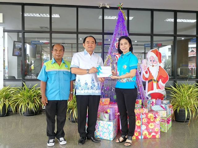 กปภ.สาขาพัทยา (พ) มอบทุนการศึกษาแก่เทศบาลเมืองหนองปรือ เพื่อจัดกิจกรรมวันเด็กแห่งชาติ ๒๕๖๑