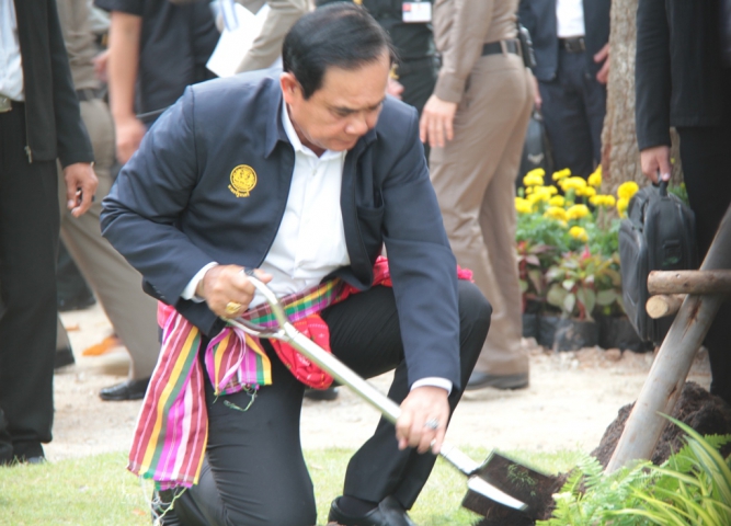 กปภ.ข.๓ ให้การต้อนรับนายกรัฐมนตรีและคณะ ในโอกาสลงพื้นที่เปิดโครงการประชารัฐร่วมใจ ปลูกต้นไม้ให้แผ่นดิน ปี พ.ศ. ๒๕๖๑