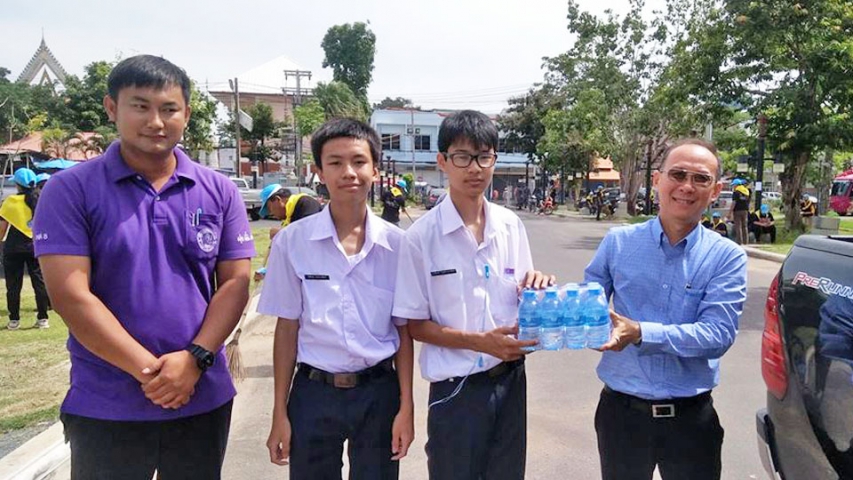 กปภ.สาขาอุบลราชธานี สนับสนุนน้ำดื่ม กิจกรรมโครงการหน่วยพระราชทานและประชาชนจิตอาสา เราทำความ ดี ด้วยหัวใจ