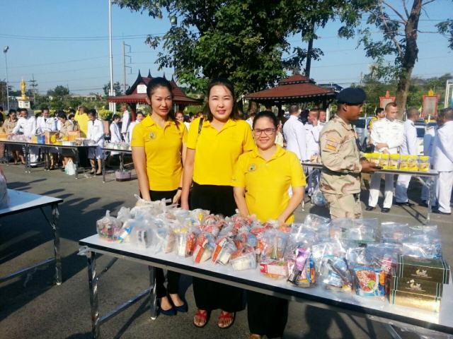 กปภ.สาขากบินทร์บุรี เข้าร่วมพิธีทำบุญตักบาตรเนื่องในวันคล้ายวันเฉลิมพระชนมพรรษา พระบาทสมเด็จพระปรมินทรมหาภูมิพลอดุลยเดช บรมนาถบพิตร วันชาติ และวันพ่อแห่งชาติ พุทธศักราช 2561