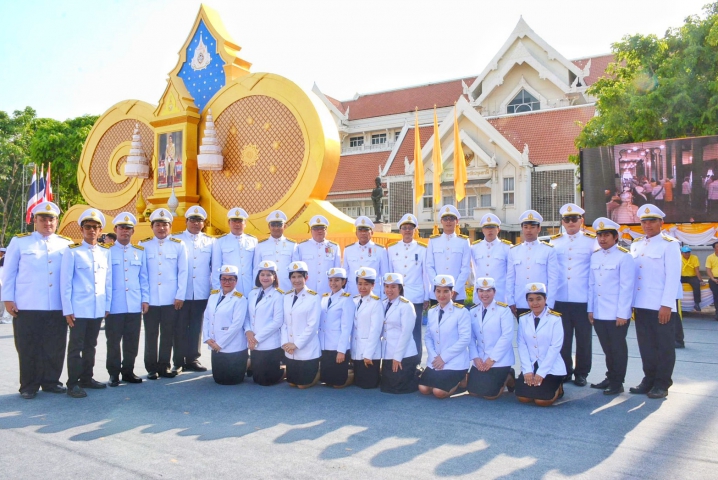 กปภ.สาขาปทุมธานี ร่วมพิธีเปิดกรวยถวายราชสักการะหน้าพระบรมฉายาลักษณ์พระบาทสมเด็จพระเจ้าอยู่หัว ในพิธีถวายพระพรชัยมงคล เนื่องในการพระราชพิธีบรมราชาภิเษก