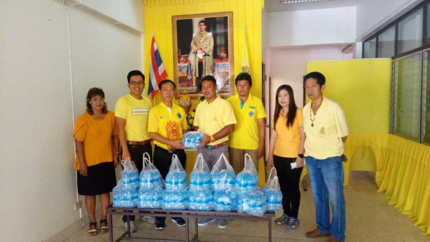 กปภ.สาขาท้ายเหมือง ร่วมสนับสนุนน้ำดื่มบรรจุขวดตราสัญลักษณ์ กปภ. ให้แก่อำเภอท้ายเหมือง