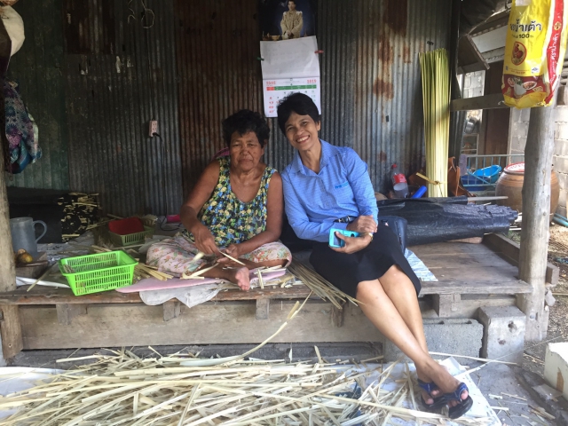 วันพุธที่ 9 ตุลาคม 2562 การประปาส่วนภูมิภาคสาขากาญจนดิษฐ์ โดย นางอัญชลี รัตนสุภา ผู้จัดการการประปาส่วนภูมิภาคสาขากาญจนดิษฐ์ ลงพื้นที่พบปะผู้ใช้น้ำในเขตพื้นที่ ตำบลท่าทองใหม่ บางสำโรงเพื่อพบปะผู้ใช้น้ำและหาสาเหตุที่น้ำไหลอ่อนและไม่ไหลบริเวณดังกล่าว และพร้อมที่จะแก้ปัญหาที่เกิดขึ้นให้กับผู้ใช้น้ำในเขตพื้นที่กังกล่าว ต่อไป