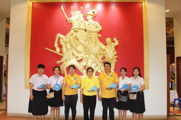 กปภ.สาขาจันทบุรี ร่วมชมนิทรรศการ และการถ่ายทอดสดพระราชพิธีเสด็จพระราชดำเนินเลียบพระนครโดยขบวนพยุหยาตราทางชลมารค และนิทรรศการพระราชกรณียกิจพระบาทสมเด็จพระเจ้าอยู่หัว พร้อมบริการน้ำดื่ม ตราสัญลักษณ์ กปภ. จำนวน 1,000 ขวด