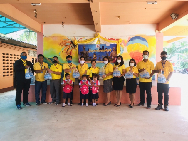 "Happy School น้ำดีเพื่อน้อง" กปภ.สาขากาญจนดิษฐ์. ร่วมเป็นส่วนหนึ่งในการส่งมอบน้ำดี. เพื่อน้อง