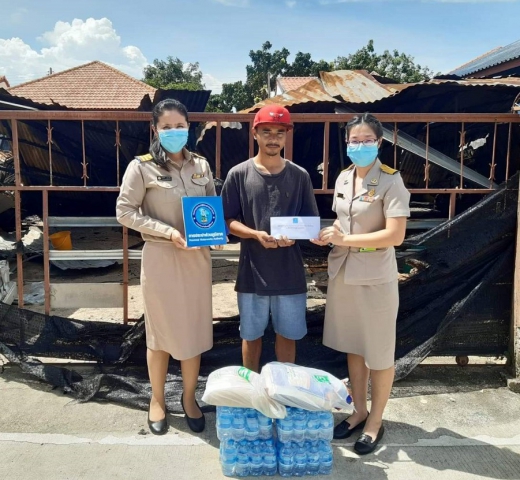 กปภ.สาขาพัทยา (พ) มอบน้ำดื่ม และเงินบริจาคช่วยเหลือผู้ประสบอัคคีภัยตำบลหนองปรือ