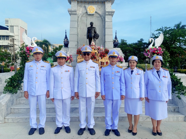 การประปาส่วนภูมิภาคสาขาธัญบุรี เข้าร่วมพิธีวางพวงมาลาและถวายบังคมเพื่อน้อมรำลึกเนื่องในวันคล้ายวันสวรรคตพระบาทสมเด็จพระปรมินทรมหาจุฬาลงกรณ์ พระจุลจอมเกล้าเจ้าอยู่หัว ประจำปีพุทธศักราช 2563