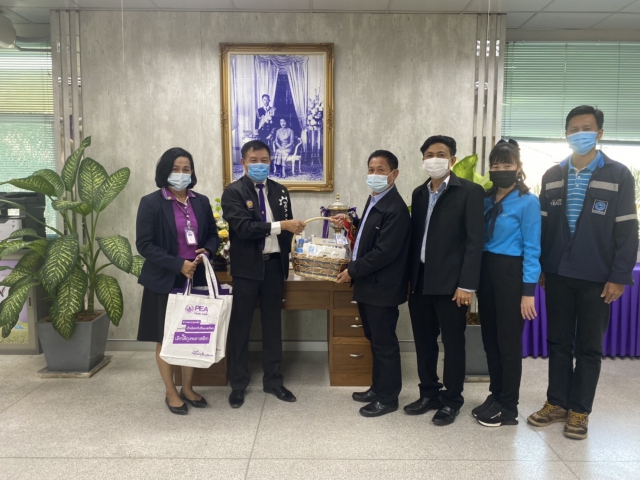 กปภ.สาขาปราณบุรี นำของที่ระลึกสัญญาลักษณ์ กปภ. สวัสดีปีใหม่ มอบให้กับหน่วยงานราชการในท้องถิ่น ที่ให้ความร่วมมือและสนับสนุนด้านกิจการของ กปภ.