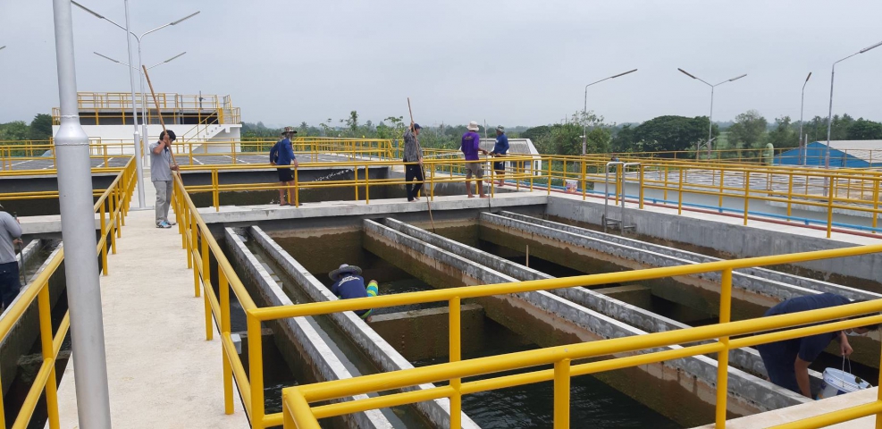กปภ.สาขาท่ามะกา ล้างถังตกตะกอน ประจำเดือนเมษายน 2564 ณ สภานีผลิตน้ำท่าม่วง