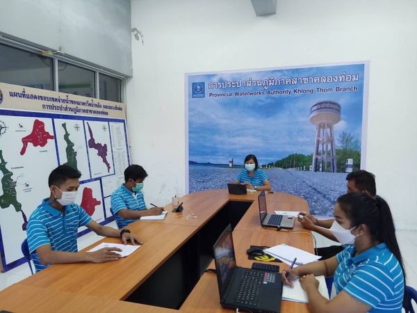 การประปาส่วนภูมิภาคสาขาคลองท่อม ประชุมแผนการบริหารจัดการน้ำสะอาด Water Safety Plan (WSP) และ Water is Life พร้อมซ่อมแซมฝายชะลอน้ำเพื่อกักเก็บน้ำรองรับภัยแล้งที่อาจจะเกิดขึ้น