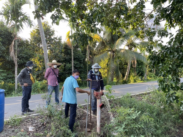 การประปาส่วนภูมิภาคสาขาขลุง ออกสำรวจหาท่อรั่ว ในพื้นตำบลพลิ้ว-บางสระเก้า