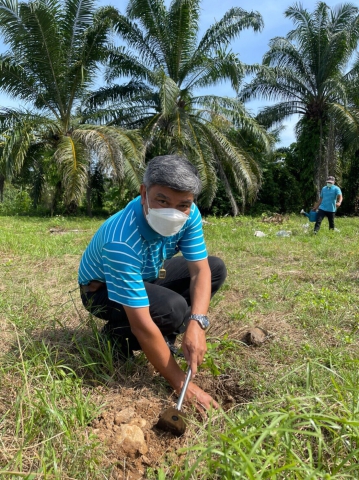 การประปาส่วนภูมิภาคสาขาชุมพร ดำเนินกิจกรรม"รวมใจไทย...ปลูกต้นไม้เพื่อแผ่นดิน" สืบสานสู่ 100 ล้านต้น ณ สถานีผลิตน้ำนาชะอัง ตำบลนาชะอัง อำเภอเมือง จังหวัดชุมพร