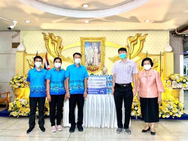 การประปาส่วนภูมิภาคสาขานครสวรรค์ สนับสนุนน้ำดื่มตราสัญลักษณ์ กปภ.ให้แก่โรงพยาบาลสวรรค์ประชารักษ์