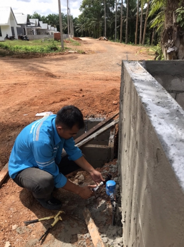 การประปาส่วนภูมิภาคสาขาอ่าวลึก ลงพื้นที่ตามโครงการ "ผู้ใช้น้ำมั่นใจ กปภ.เช็คชัวร์" โดยทำการตรวจสอบแรงดันน้ำ