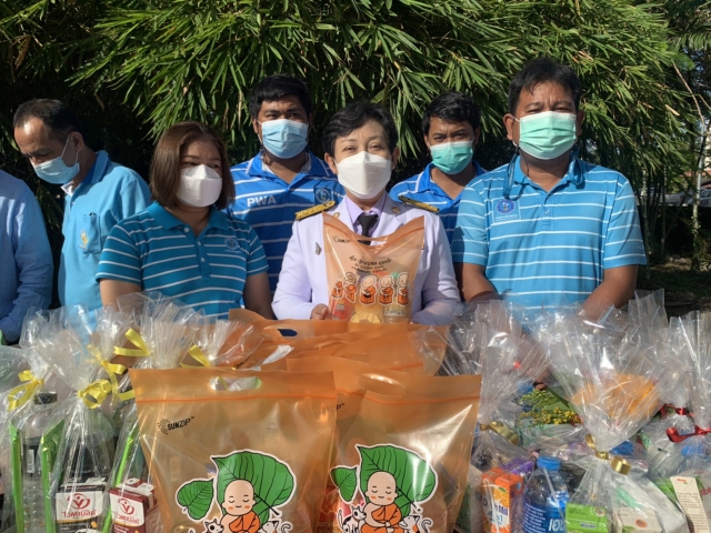 การประปาส่วนภูมิภาคสาขาอ่าวลึก เข้าร่วมพิธีทำบุญตักบาตร เนื่องในโอกาสมหามงคลเฉลิมพระชนมพรรษา 90 พรรษา 12 สิงหาคม 2565 สมเด็จพระนางเจ้าสิริกิติ์พระบรมราชินีนาถ พระบรมราชชนนีพันปีหลวง