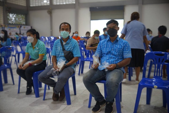 พนักงานและลูกจ้าง ในสังกัด กปภ.สาขาบ้านตาขุน ร่วมบริจาคโลหิต ณ หอประชุมที่ว่าการอำเภอบ้านตาขุน