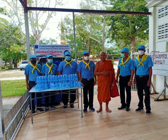 กปภ.สาขาปากพนัง สนับสนุนน้ำดื่มตราสัญลักษณ์ กปภ. ให้กับหน่วยงานภายนอก เพื่อร่วมทำกิจกรรมจิตอาสา "หิ้วปิ่นโตเข้า่วัด พัฒนา คุณธรรม"