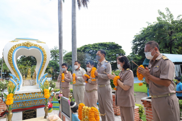ผู้บริหาร กปภ.ข.10 ที่ได้รับตำแหน่งใหม่สักการะพระแม่ธรณีวิสุทธิสรรพสักขีบารมีธำรงชล