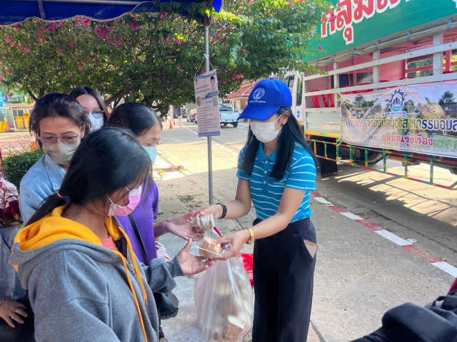 กปภ. เขต 8 มอบอาหารและน้ำดื่ม ส่งกำลังใจแก่ผู้ประสบอุทกภัย 2565