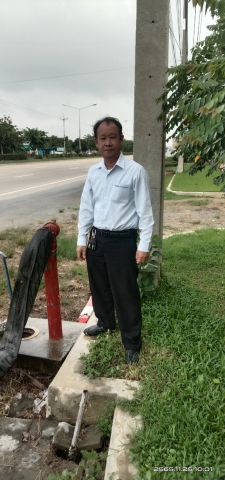 กปภ.สาขาสุพรรณบุรี ดำเนินการเปิดล้างตะกอนระบายในเส้นท่อจ่ายน้ำ (Blow off) ผ่านหัวดับเพลิง