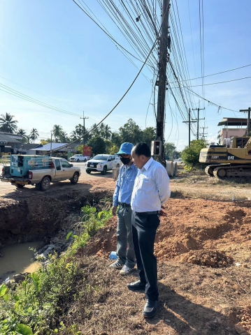การประปาส่วนภูมิภาคสาขาชุมพร เร่งดำเนินการซ่อมท่อแตกเร่งด่วน เพื่อลดข้อร้องเรียน บริเวณ ตำบลบางหมาก อำเภอเมือง จังหวัดชุมพร และร่วมตรวจสอบระบบผลิต เพื่อมาตรฐานในการผลิตน้ำประปา