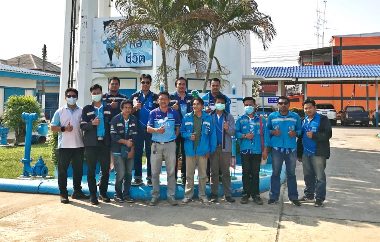 กปภ. สาขาปราณบุรี ลงพื้นที่ค้นหาท่อแตกรั่ว (ALC) พร้อมตรวจสอบแรงดันน้ำ บริเวณ ถนนพลายงาม หมู่ที่ 4 ต.เขาน้อย อ.ปราณบุรี จ.ประจวบคีรีขันธ์ เพื่อแก้ไขปัญหาน้ำประปาไหลอ่อน -ไม่ไหลในพื้นที่
