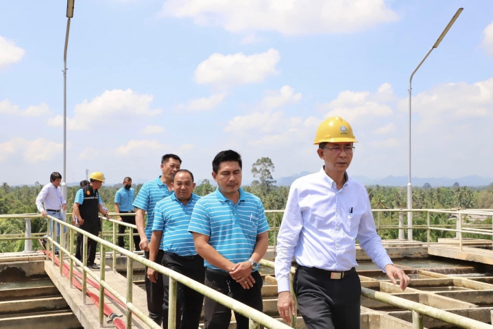 รองผู้ว่าการ (ปฏิบัติการ 5) ลงพื้นที่ตรวจเยี่ยม และร่วมประชุมหารือแนวทางการลดน้ำสูญเสียในพื้นที่ให้บริการ กปภ.สาขาชุมพร