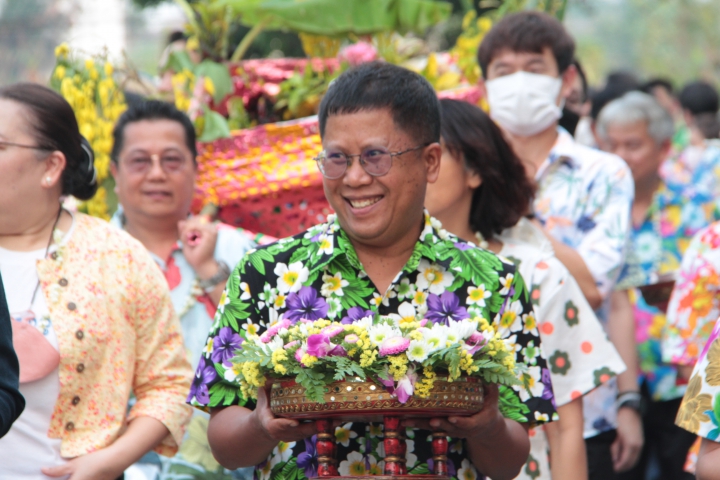 การประปาส่วนภูมิภาคเขต 9 จัดงาน สืบสานป๋าเวณีปี๋ใหม่เมือง ประจำปี 2566 จัดกิจกรรมรดน้ำดำหัว, ขอขมาและรับพรจากผู้อาวุโส, ผู้บริหารอาวุโส และ อดีตผู้บริหาร เนื่องในโอกาสเทศกาลสงกรานต์ของไทย โดยมีผู้บริหารการประปาส่วนภูมิภาคเขต 9, ผู้จัดการ การประปาส่วนภูมิภาคสาขา, หัวหน้างาน และ พนักงานในสังกัดร่วมกิจกรรม