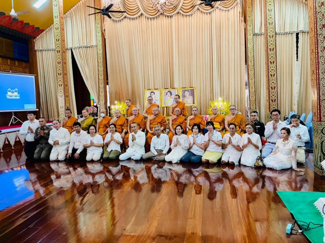 กปภ.สาขาบางปะกง ร่วมพิธีเจริญพระพุทธมนต์ถวายพระพรชัยมงคลแด่พระบาทสมเด็จพระเจ้าอยู่หัว สมเด็จพระนางเจ้าสิริกิติ์พระบรมราชินีนาถ พระบรมราชชนนีพันปีหลวง และสมเด็จพระนางเจ้าฯ พระบรมราชินี