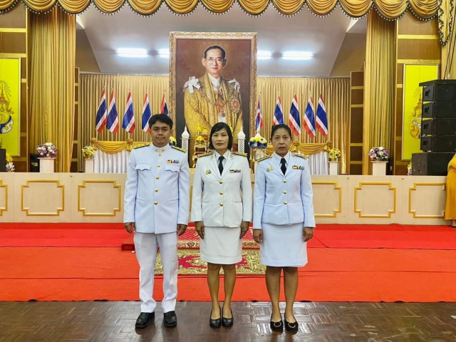 กปภ.สาขาคลองท่อม เข้าร่วมกิจกรรมน้อมรำลึกเนื่องในวันคล้ายวันสวรรคต พระบาทสมเด็จพระบรมชนกาธิเบศร มหาภูมิพลอดุลยเดชมหาราช บรมนาถบพิตร ได้เข้าร่วมพิธีวางพวงมาลา