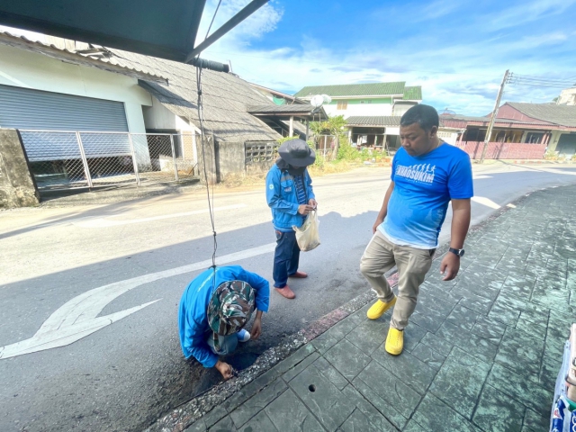 กปภ.สาขาขลุง ออกสำรวจหาท่อรั่วในพื้นที่ตามแผนลดน้ำสูญเสียต่อเนื่อง MM05 สถานีผลิตน้ำพลิ้ว จ่ายพื้นที่บางสระเก้า บริเวณหลังศาลเจ้าพ่อพลิ้วถึงคลองน้ำเค็ม อ.แหลมสิงห์ จ.จันทบุรี