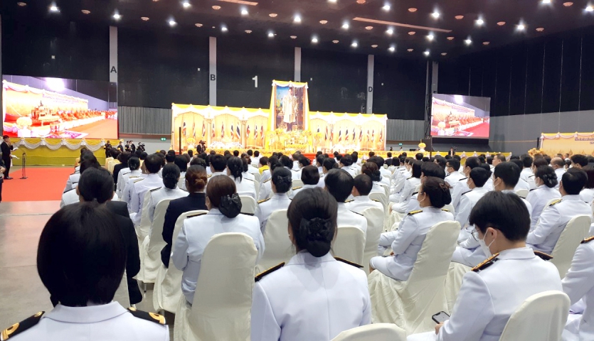 พิธีสงฆ์ และทำบุญตักบาตรในพิธีเนื่องในวันคล้ายวันพระบรมราชสมภพ พระบาทสมเด็จพระบรมชนกาธิเบศร มหาภูมิพลอดุลยเดชมหาราช บรมนาถบพิตร วันชาติ และวันพ่อแห่งชาติ