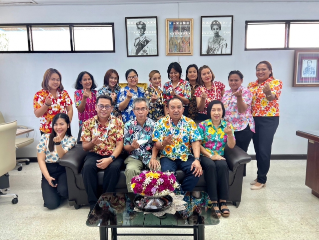 การประปาส่วนภูมิภาคสาขาชุมพร ร่วมประเพณีรดน้ำดำหัวผู้บริหาร กปภ.สาขาชุมพร