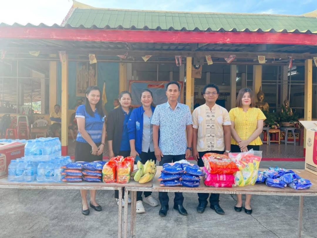 กปภ.สาขาบางสะพาน เข้าร่วมกิจกรรม "ปันน้ำใจ ให้ความรัก บางสะพานเมืองแห่งความสุข" ณ วัดธงชัยธรรมจักร หมู่ที่ 2 ตำบลธงชัย อำเภอบางสะพาน จังหวัดประจวบคีรีขันธ์