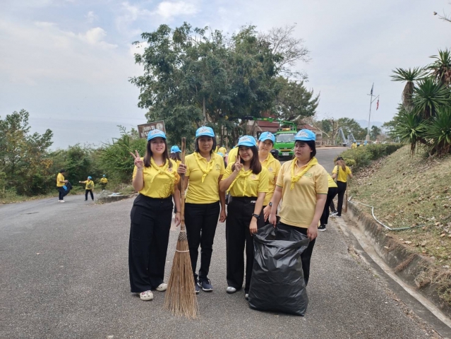 กปภ.สาขาบางสะพาน เข้าร่วมกิจกรรมจิตอาสาพัฒนา เนื่องในโอกาสวันสำคัญของชาติไทย " วันพ่อขุนรามคำแหงมหาราช ณ พระมหาธาตุเจดีย์ภักดีประกาศ ม.9 ต.ธงชัย อ.บางสะพาน จ.ประจวบคีรีขันธ์