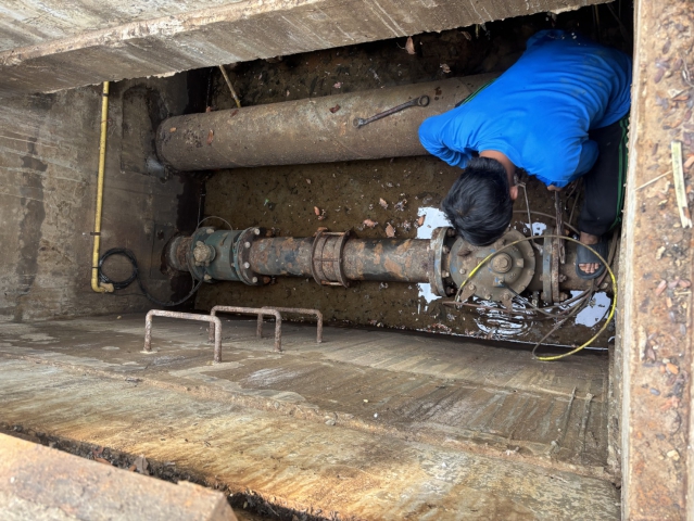 กปภ.สาขามหาสารคาม ดำเนินการล้างประตูน้ำ เพื่อเพิ่มประสิทธิภาพการจ่ายน้ำ เตรียมความพร้อมในช่วงเทศกาลสงกรานต์