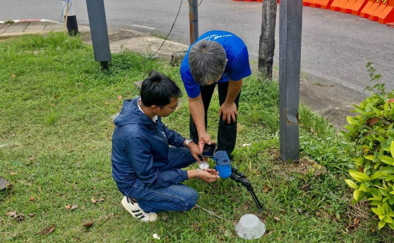 กปภ.สาขาภูเก็ต นำทีมลงพื้นที่ บริเวณทางหน้าโลตัส สาขาถลาง ต.เทพกระษัตรี อ.ถลาง จ.ภูเก็ต ดำเนินการตรวจวัดแรงดัน