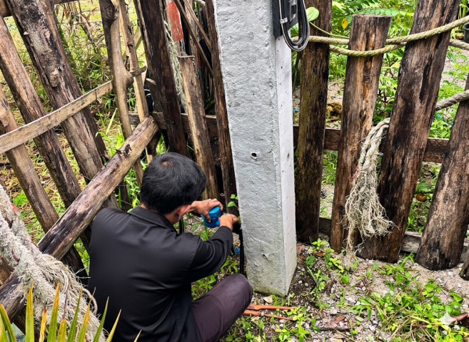 กปภ.สาขาขนอม ลงพื้นที่ตรวจวัดแรงดันน้ำเพื่อเป็นการวิเคราะห์หาจุดท่อแตก/รั่วเบื้องต้น และแก้ไขปัญหาน้ำไม่ไหล/น้ำไหลอ่อน บริเวณซอยนายสเงี่ยม ม.9 ต.ขนอม อ.ขนอม จ.นครศรีธรรมราช