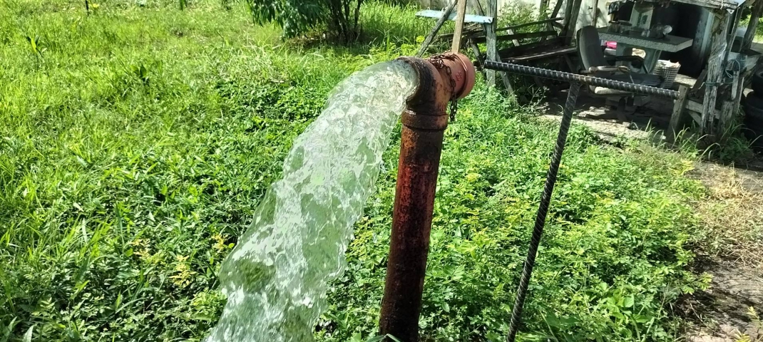 กปภ.สาขาปากพนัง ลงพื้นที่ดำเนินการระบายตะกอนในเส้นท่อจ่ายน้ำ (Blow off) ตามโครงการผู้ใช้น้ำมั่นใจ กปภ.เช็ค ชัวร์ ประจำเดือนธันวาคม 2568