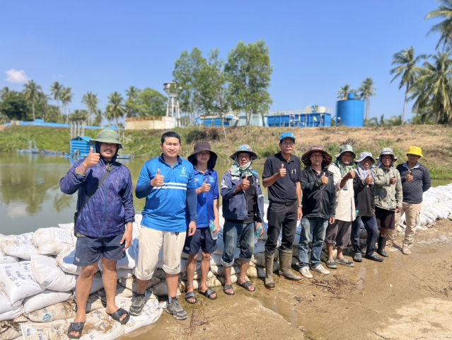 กปภ.สาขาบางสะพาน ร่วมกันกั้นฝายชะลอน้ำ  ( ครั้งที่ 2 )  บริเวณคลองร่อนทอง สถานีผลิตจ่ายน้ำร่อนทอง
