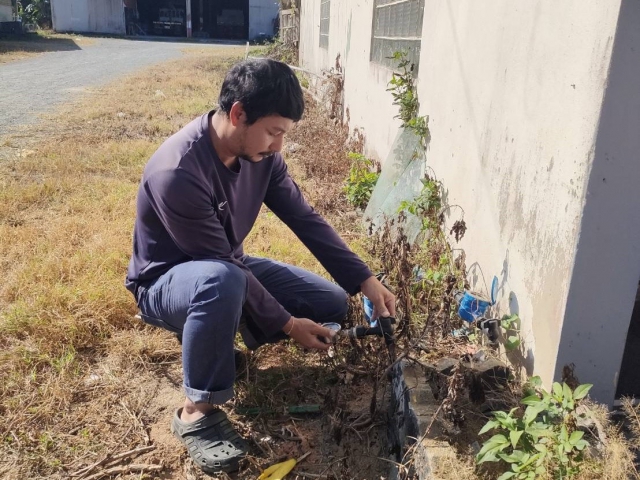 การประปาส่วนภูมิภาคสาขาอ่าวลึก ลงพื้นที่ตามโครงการ "ผู้ใช้น้ำมั่นใจ กปภ.เช็คชัวร์" โดยทำการตรวจสอบแรงดันน้ำ บริเวณพื้นที่อำเภออ่าวลึก จังหวัดกระบี่