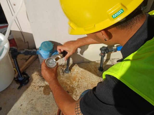 กปภ.สาขาระนอง ลงพื้นที่ตรวจวัดแรงดันน้ำ ตามโครงการ ผู้ใช้น้ำมั่นใจ กปภ.เช็คชัวร์