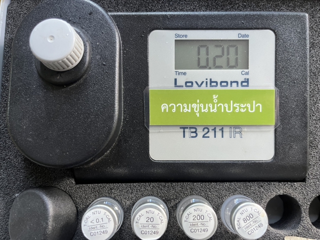 กปภ.สาขาคลองท่อม ดำเนินการตรวจสอบคุณภาพน้ำดิบประจำวันเพื่อใช้ในการผลิตน้ำประปา