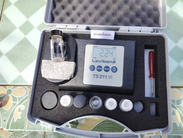 กปภ.สาขากระบี่ ลงพื้นที่ตรวจสอบคุณภาพน้ำประปา บริเวณ บริษัท วัชรกิจเทรดดิ้ง จำกัด ถนนวัชระ ตำบลปากน้ำ อำเภอเมืองกระบี่ จังหวัดกระบี่ ดำเนินโครงการจัดการน้ำสะอาด (Water Safety Plan : WSP) อย่างต่อเนื่อง ควบคุมคุณภาพน้ำประปาให้เป็นไปตามเกณฑ์มาตรฐาน